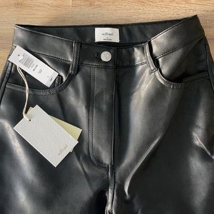Aritzia brand new with tags Melina pant size 0